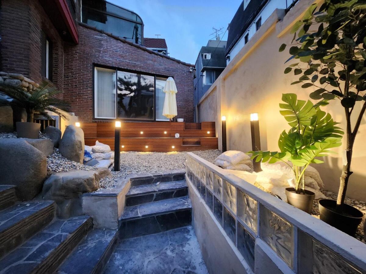 New Serene Hongdae Gardensuite, 5min from AREX - 2