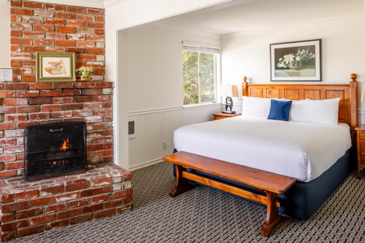 Carmel Fireplace Inn — photo 2