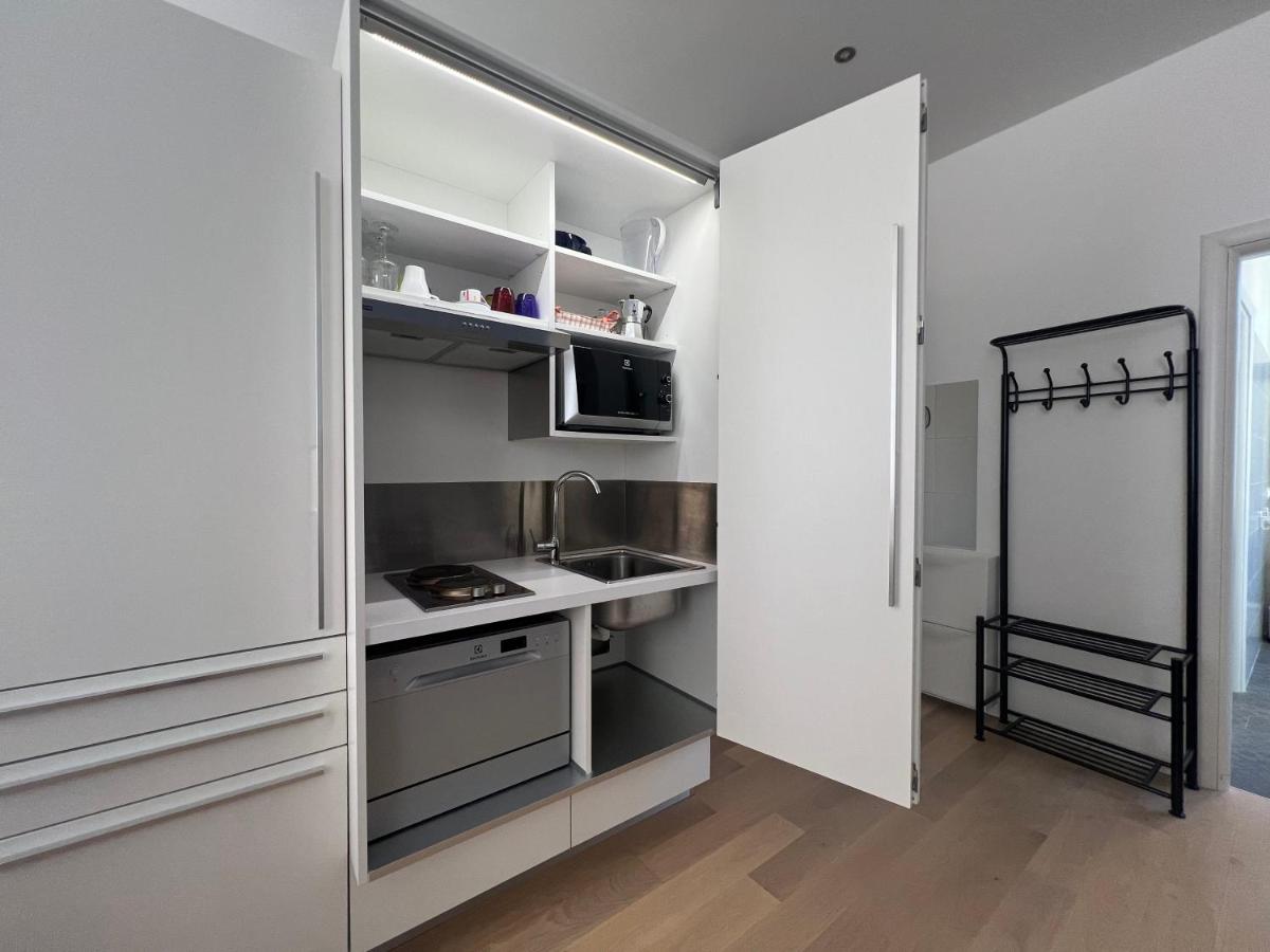 Cozy 1 Apartment - City Center Train Station - 4