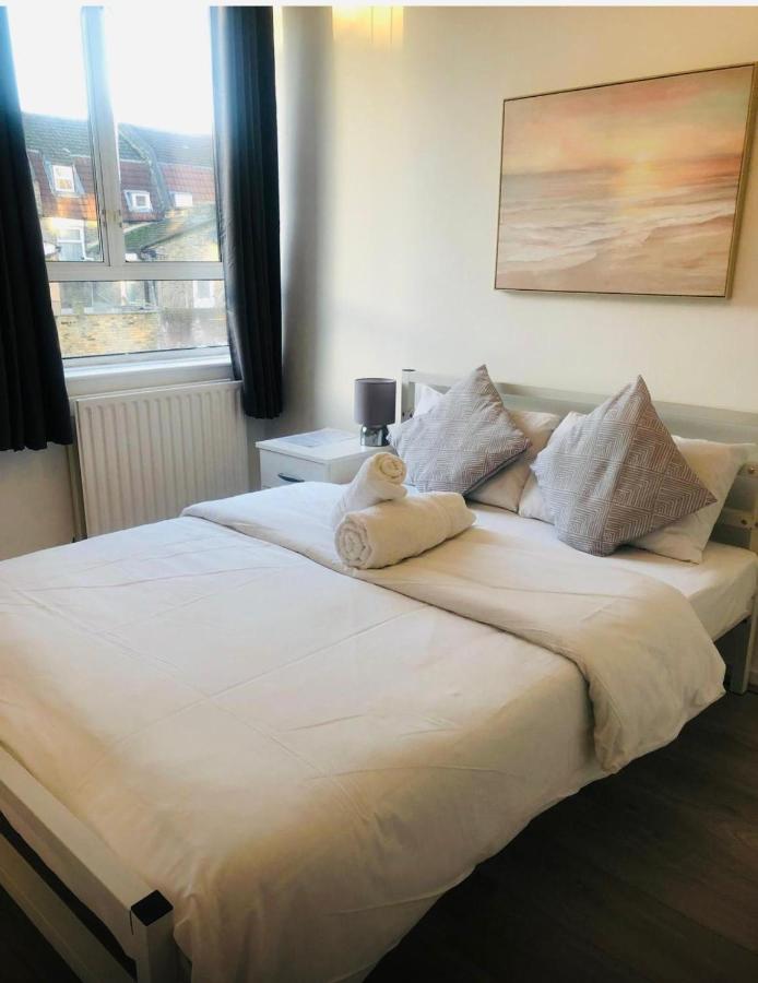 property near by Limehouse London - 4