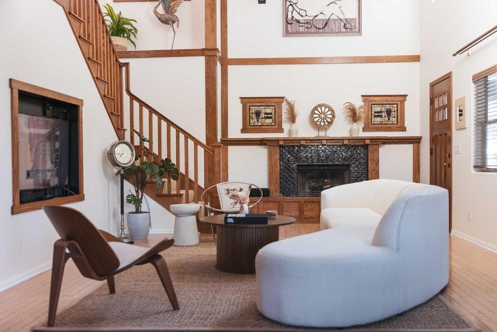 Mid-Century Modern Hillside Escape With Dome and Views - 5