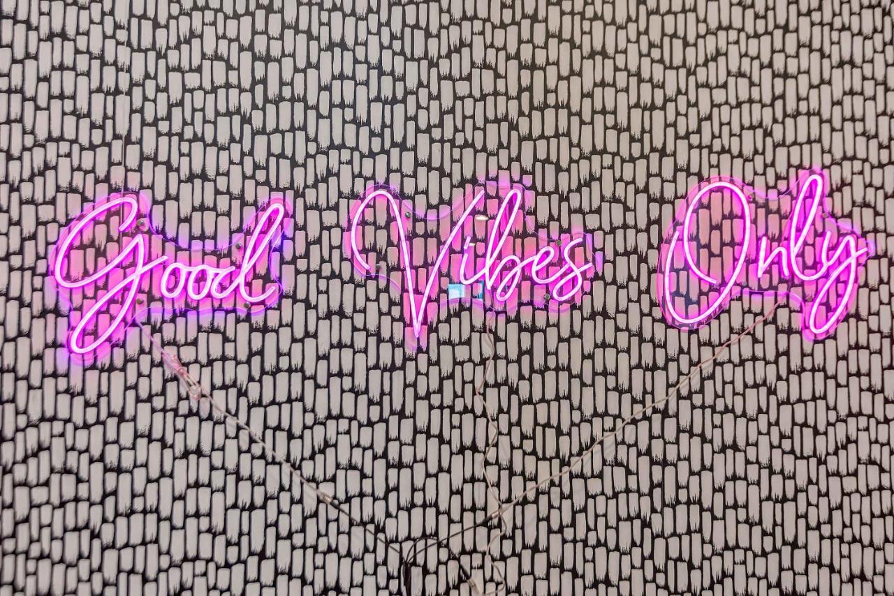 Music City Mansion 2 Miles to Broadway - 13 beds - 5