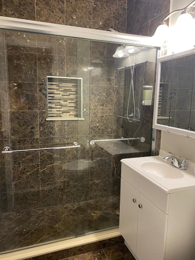 The blue Homestay near Miami Airport - 3