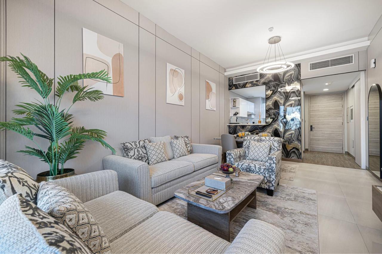 Luxury 1BHK Burj Khalifa & Canal View - 5