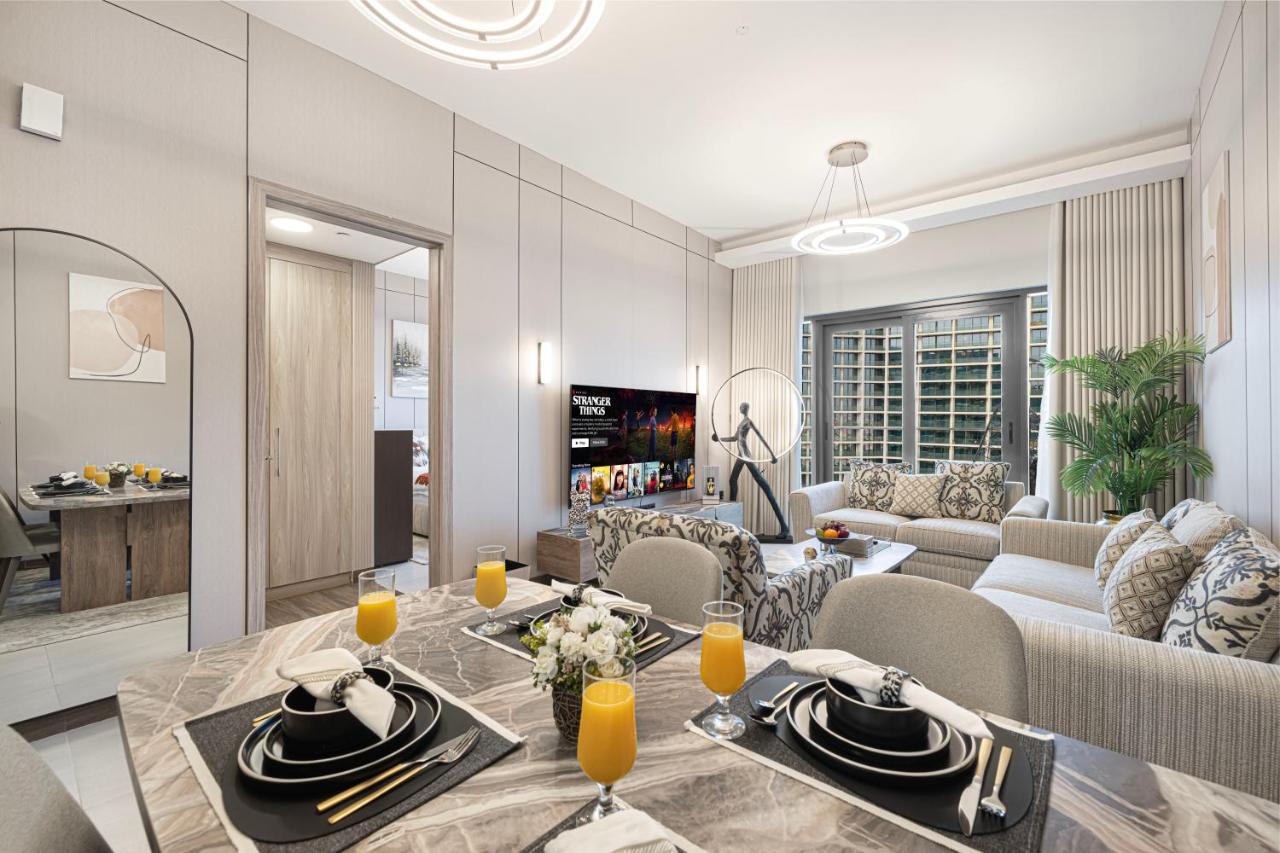 Luxury 1BHK Burj Khalifa & Canal View - 2