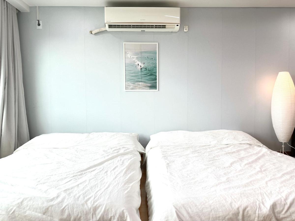 Simple and Cozy Hongik House - 2