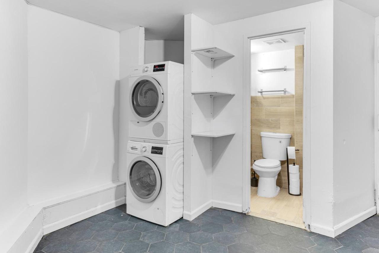 Inviting 2Bd Upper East Side Stay with Backyard - 3