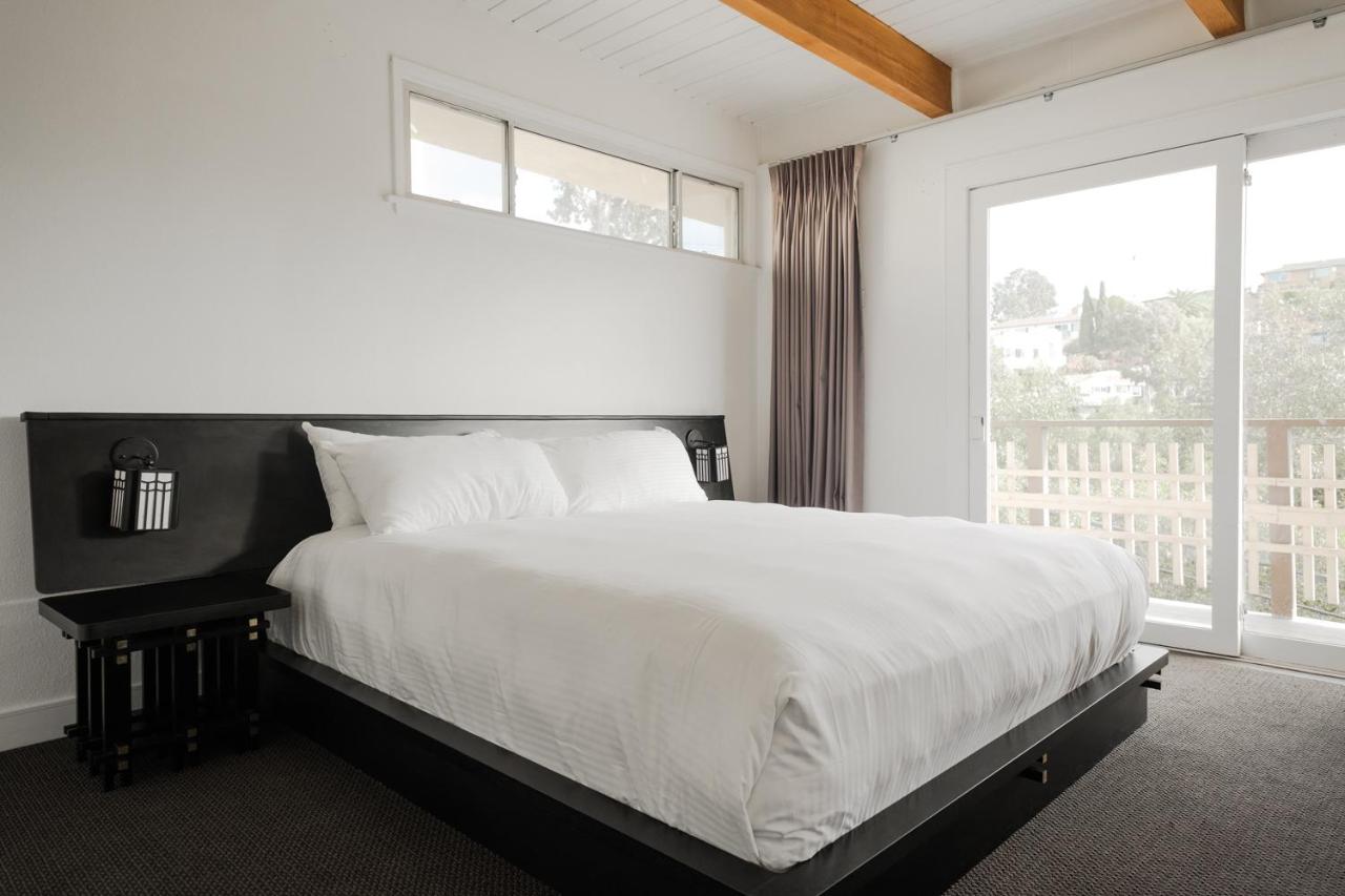 Hollywood Hills Hotel - 2