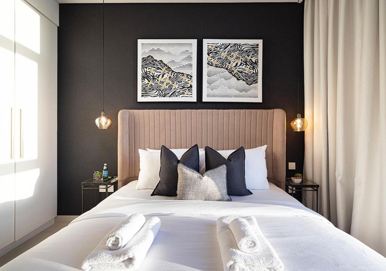 Luxury Burj Crown Suites by Maison Aurora - 4