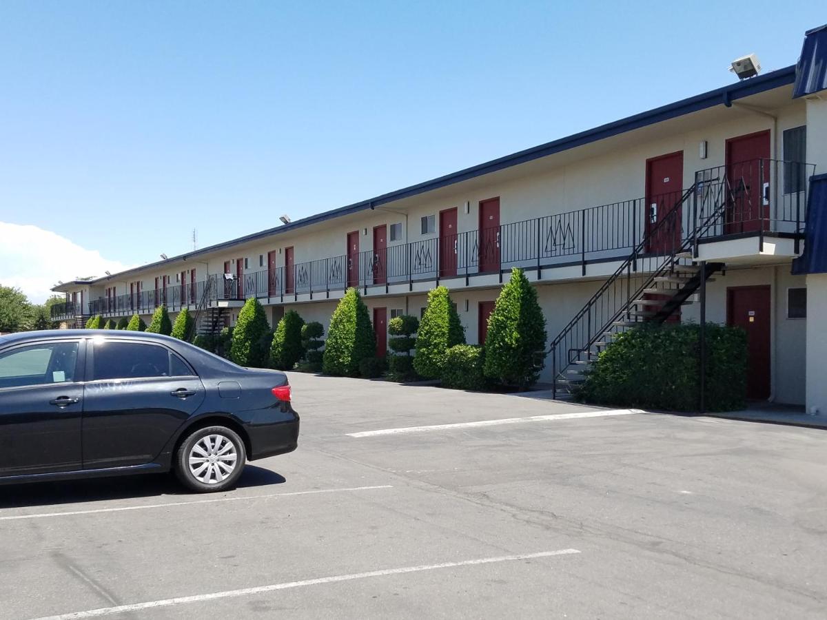 Economy Inn — photo 12