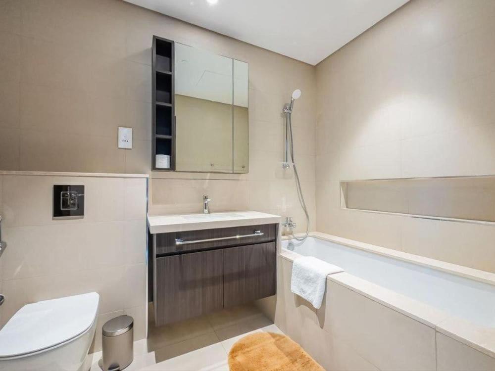 Downtown views 1 Bedroom 5 PAX connect to Dubai mall - 3