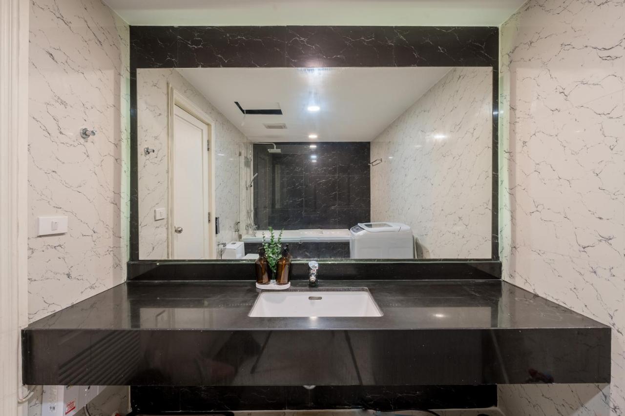 State tower High Floor City View Lovely Unit - 3