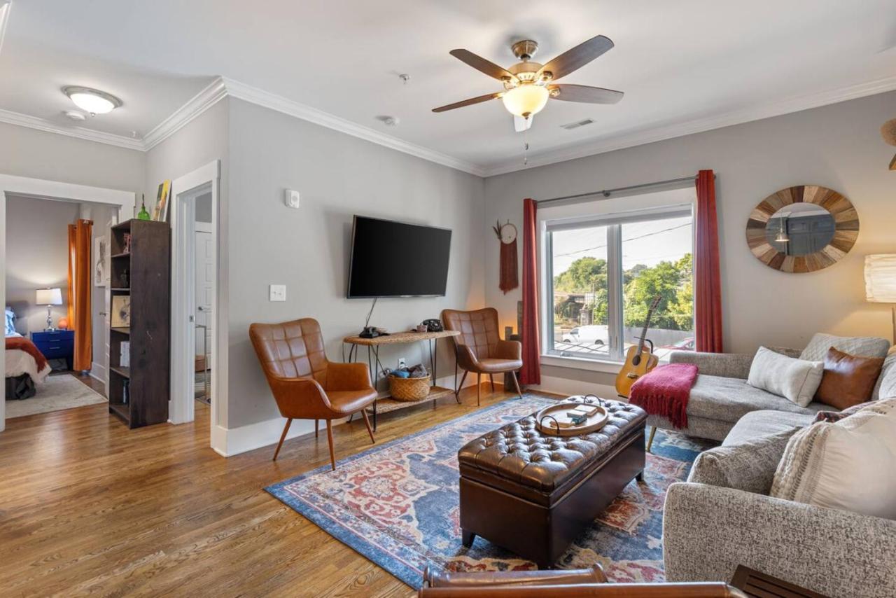 Only 4 Miles to Broadway with Free Parking and TVs in Bedrooms - 3