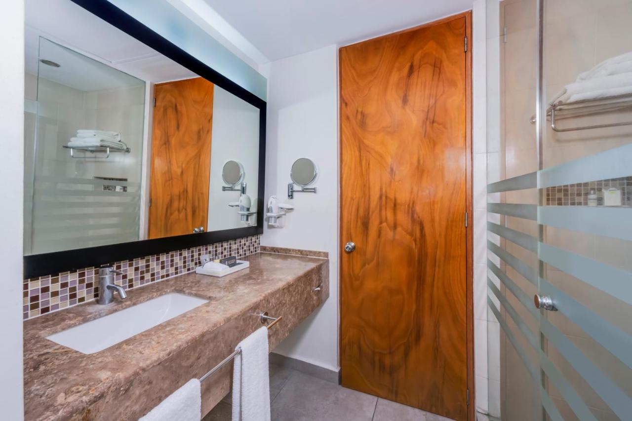 Krystal Urban Cancun & Beach Club - 3