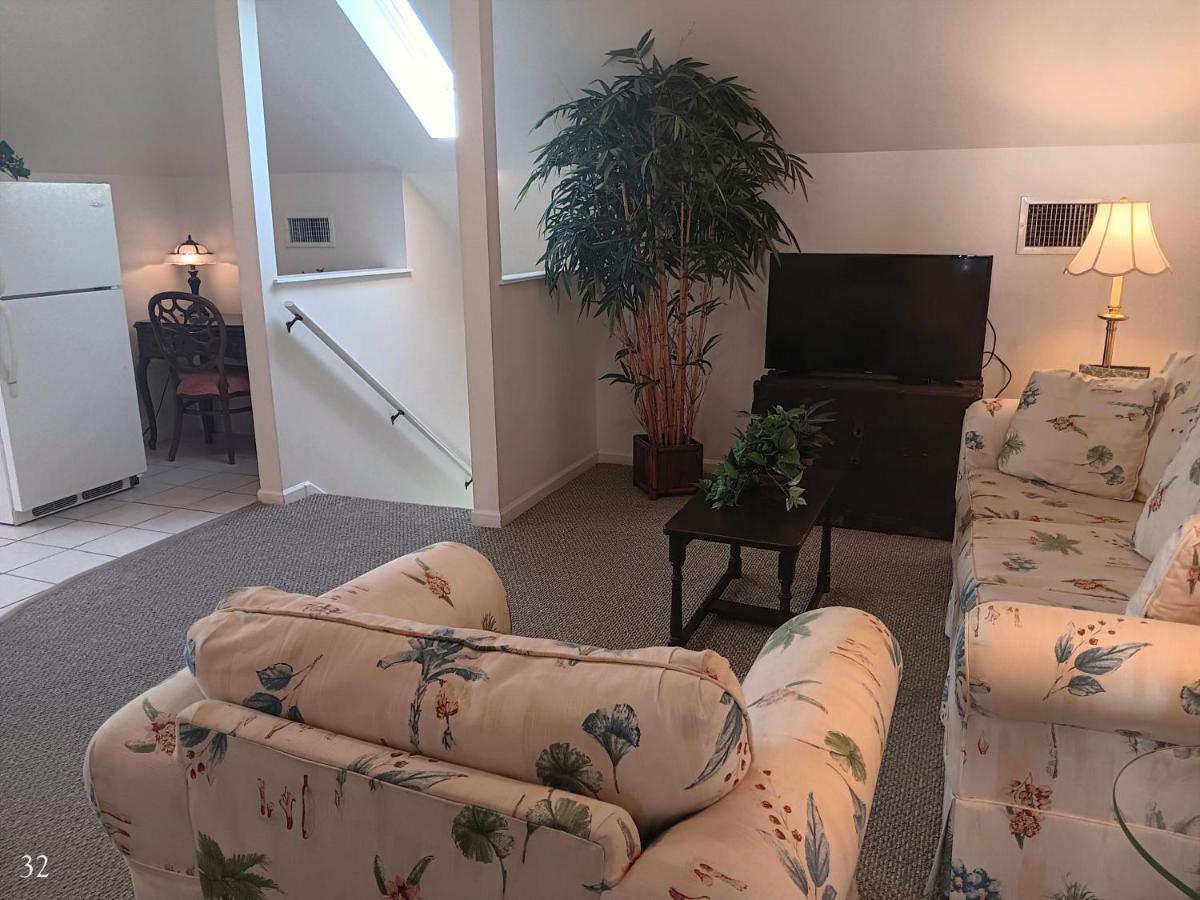 The Cozy Inn — photo 4