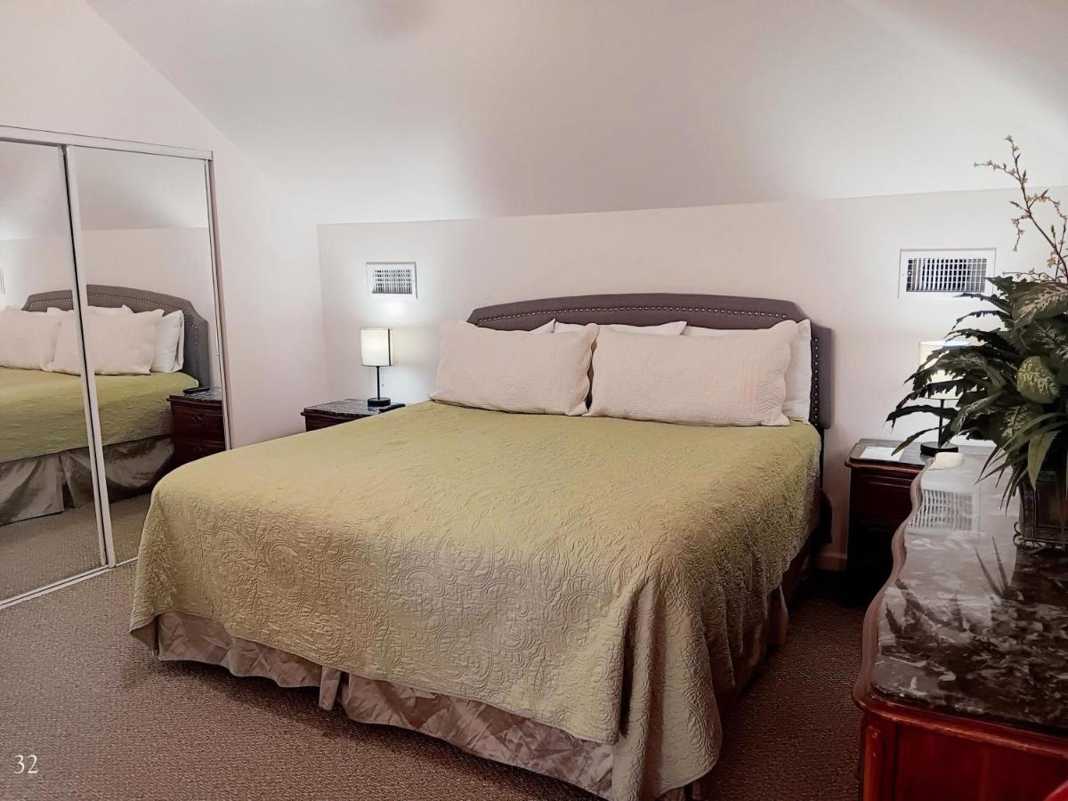 The Cozy Inn — photo 2