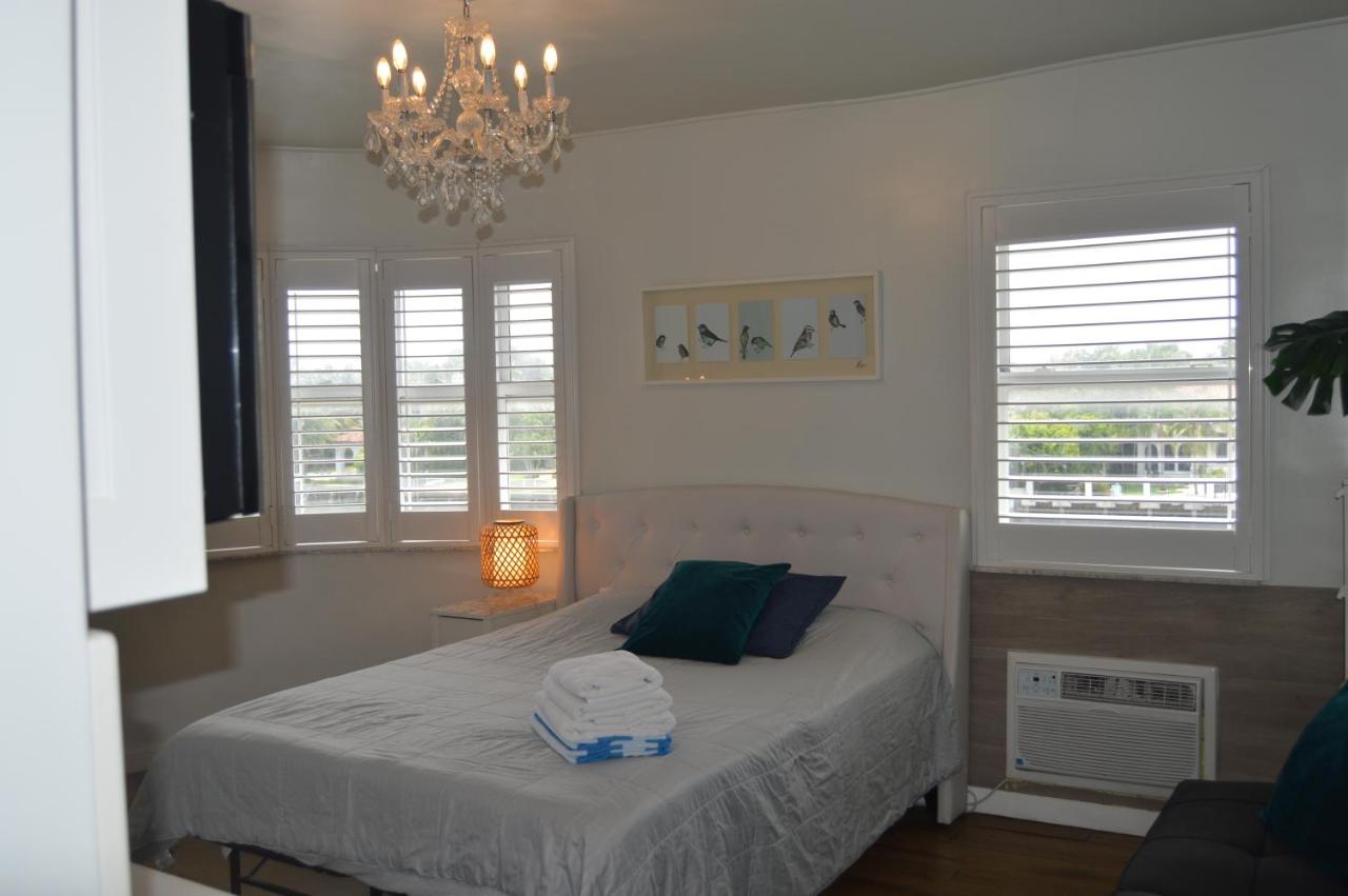 WATERFRONT STUDIO COZY WITH WATERVIEWs - 2