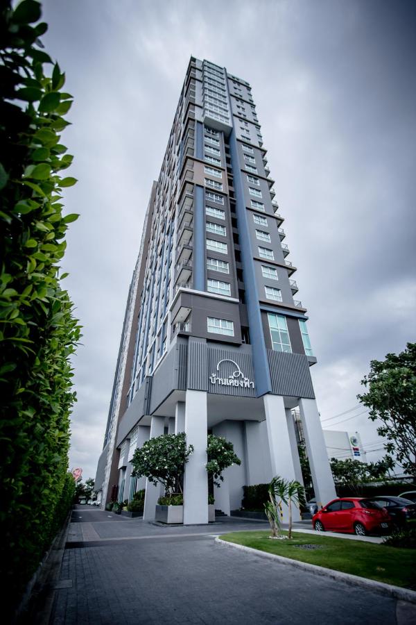 Baan Kiang Fah Apartment by Patcha