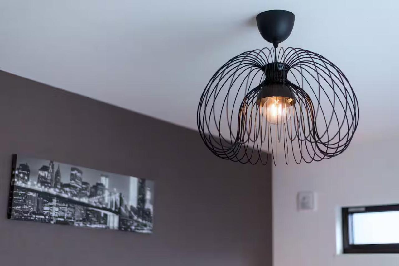 Exhibit Homestay 10ppl 3 stops to Shinsaibashi - 5