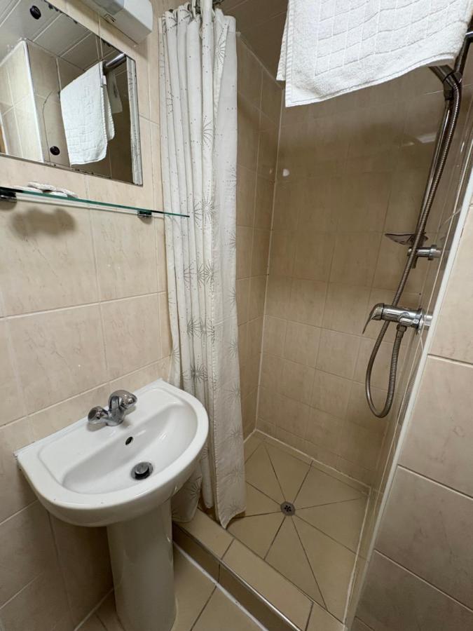 Carlton Hotel annexe - 3