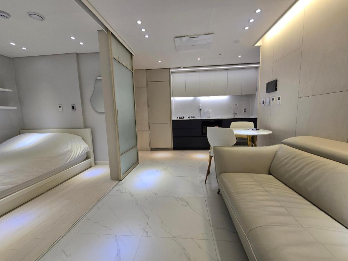 2023 New build, Super neat Full Option - 2