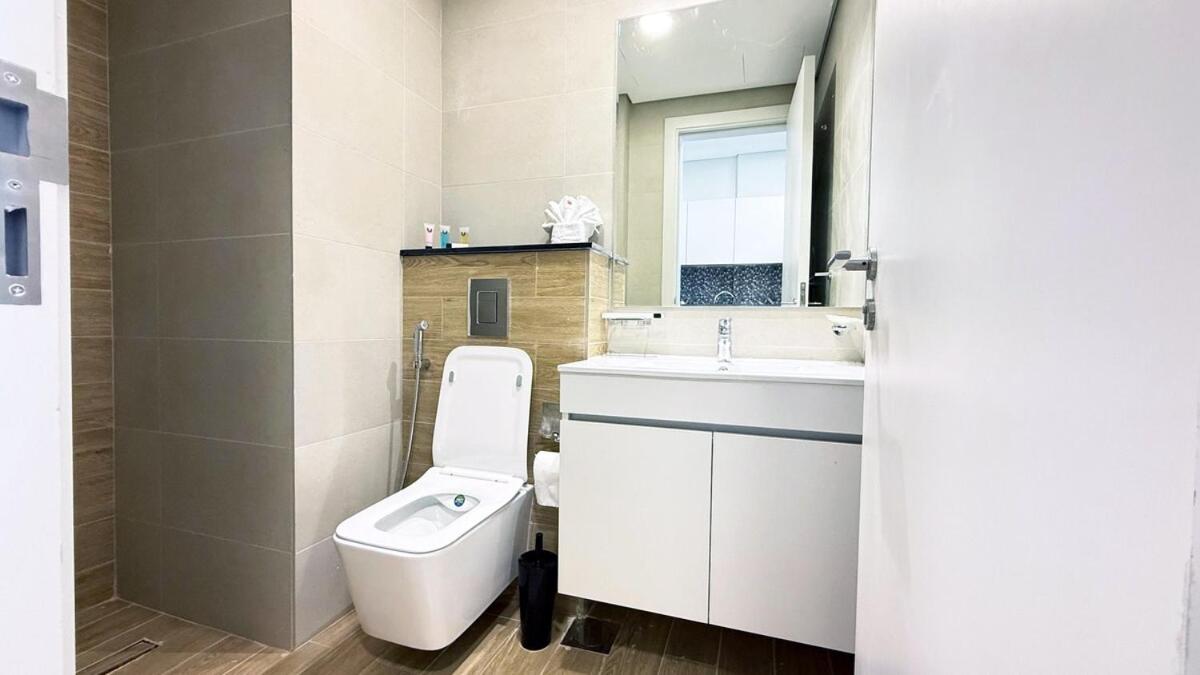 Perfect Studio Stay Near Airport and Theme Park - 3