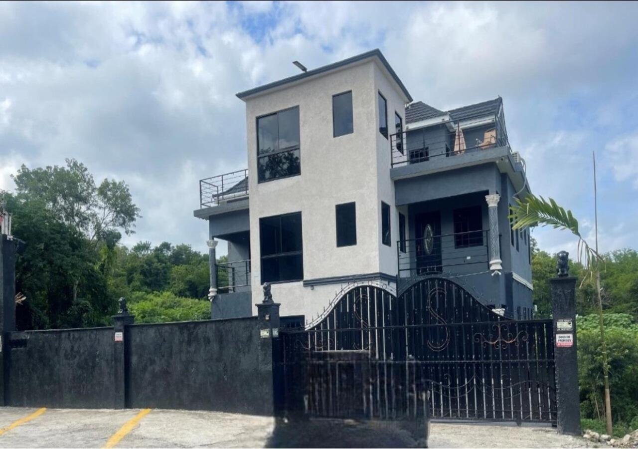 Apartment In Falmouth