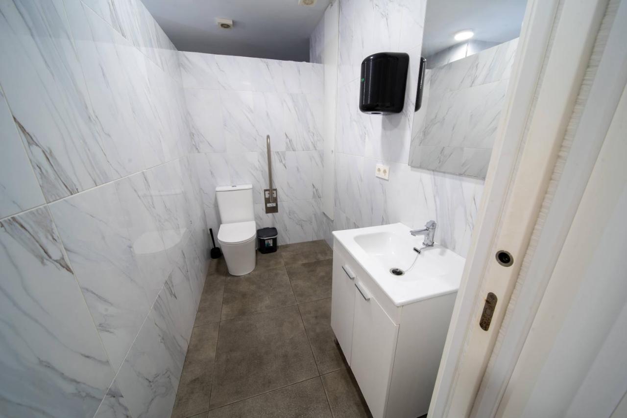 Be Happy Hostel - Albergue en el centro de Nerja - 3