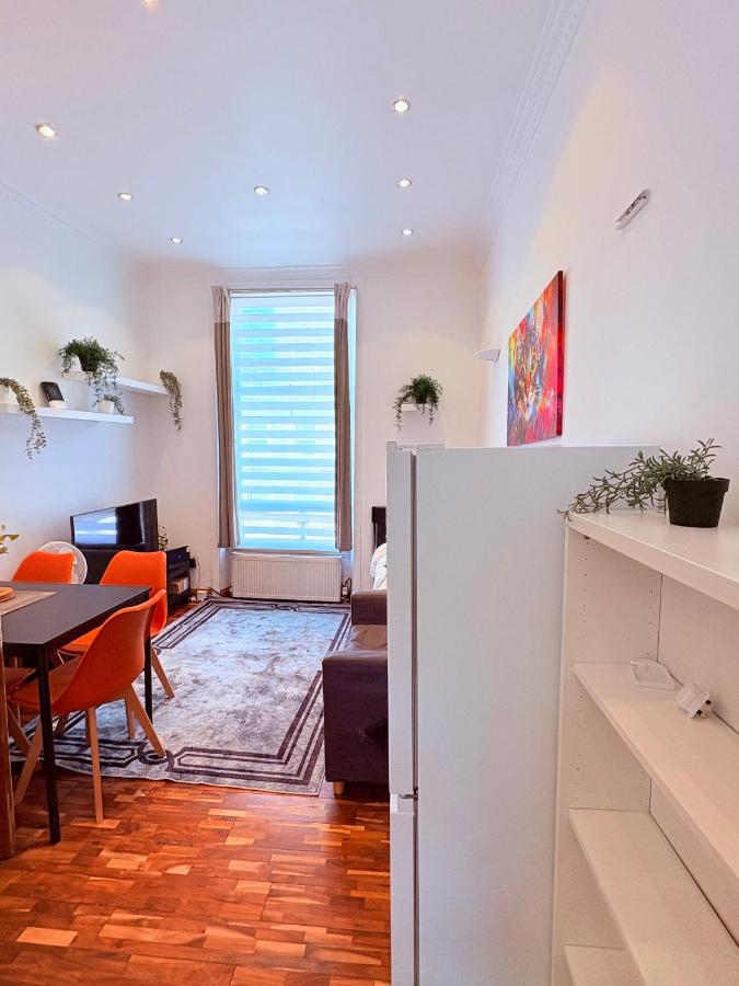 Superb affordable and very well located 3 bed flat for 6 people in Chelsea Zone 1 - 4