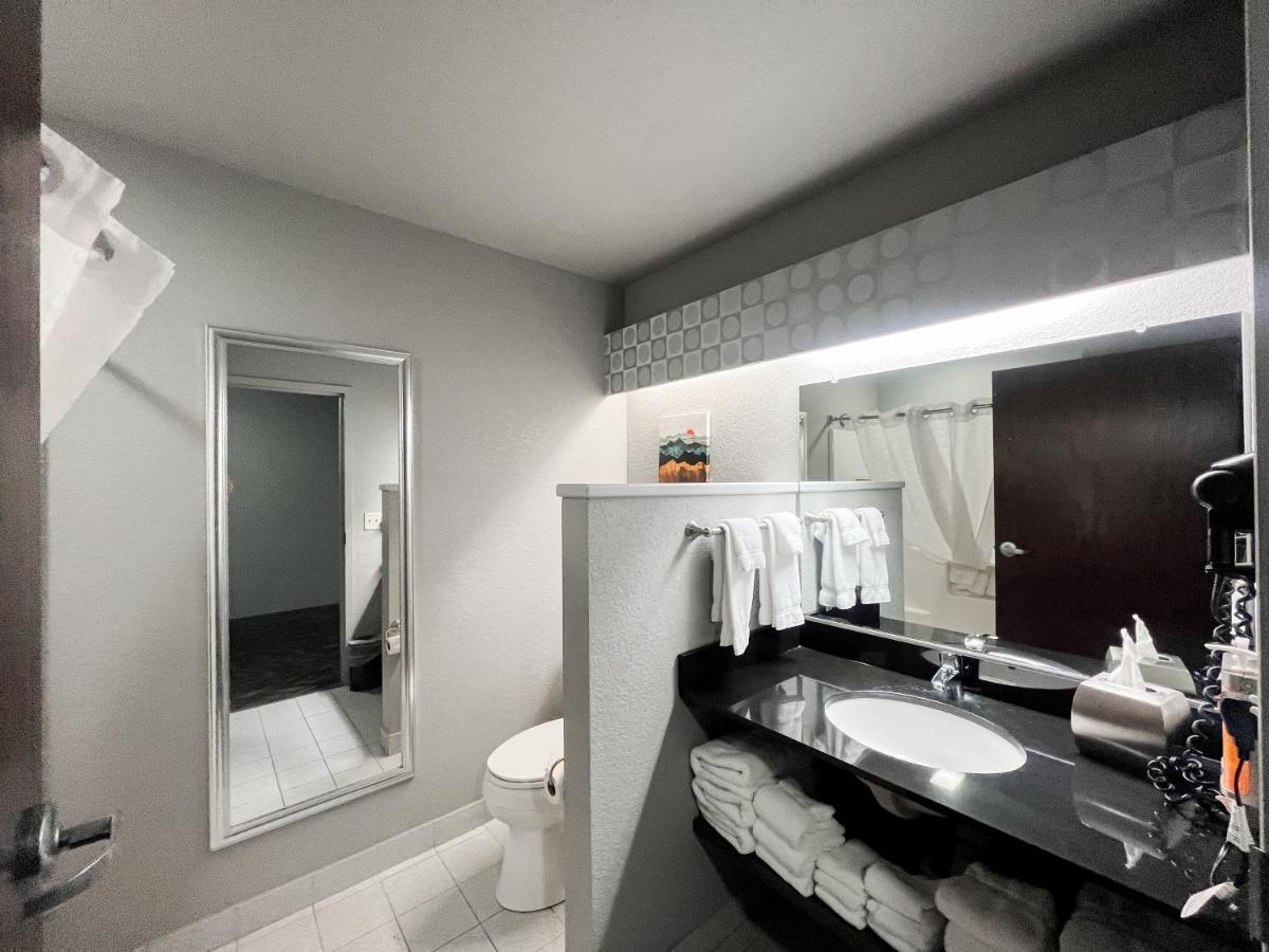Metropolis Resort - Eau Claire — photo 10
