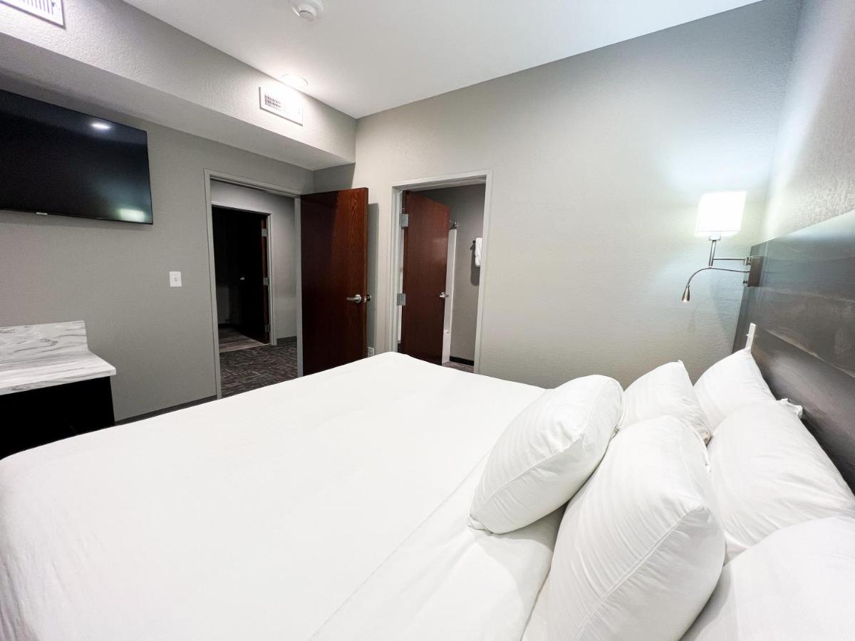 Metropolis Resort - Eau Claire — photo 14