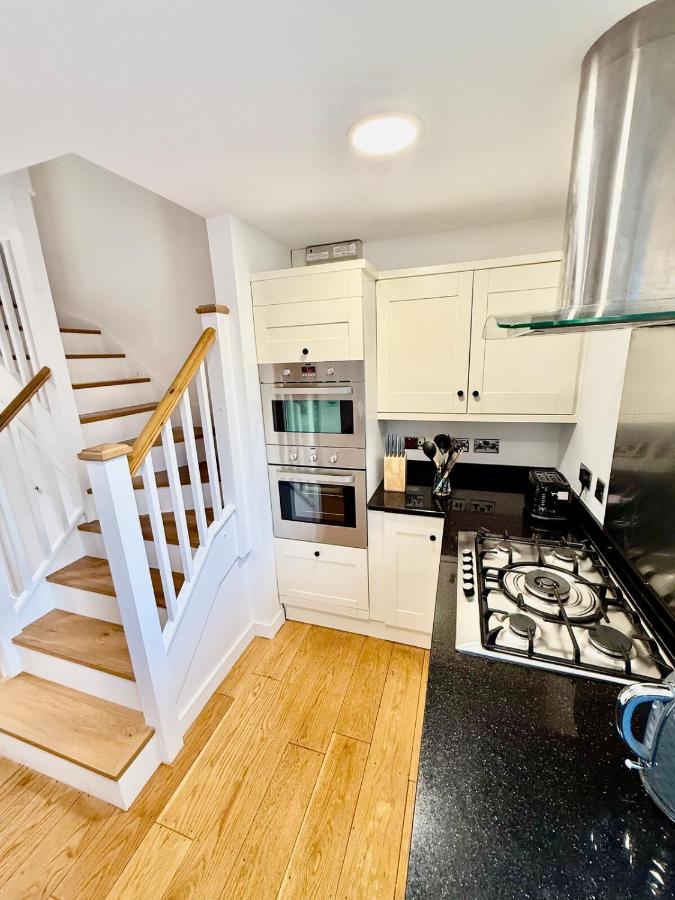 Beautiful Modern 2 Bed house combined with a vintage feel near Central Cambridge Sleeps 4 - 4