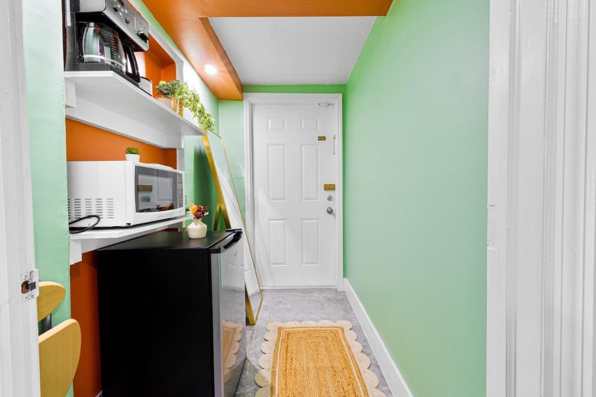 Luxury Miami Studio Next to Beach & Airport - 4