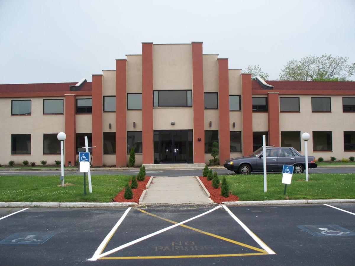 Budget Inn 4U — photo 1