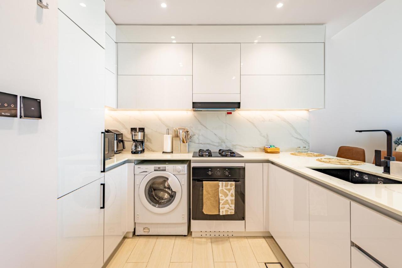 Luxury 1BR in Binghatti Onyx JVC with Pool, Gym & Balcony - 5