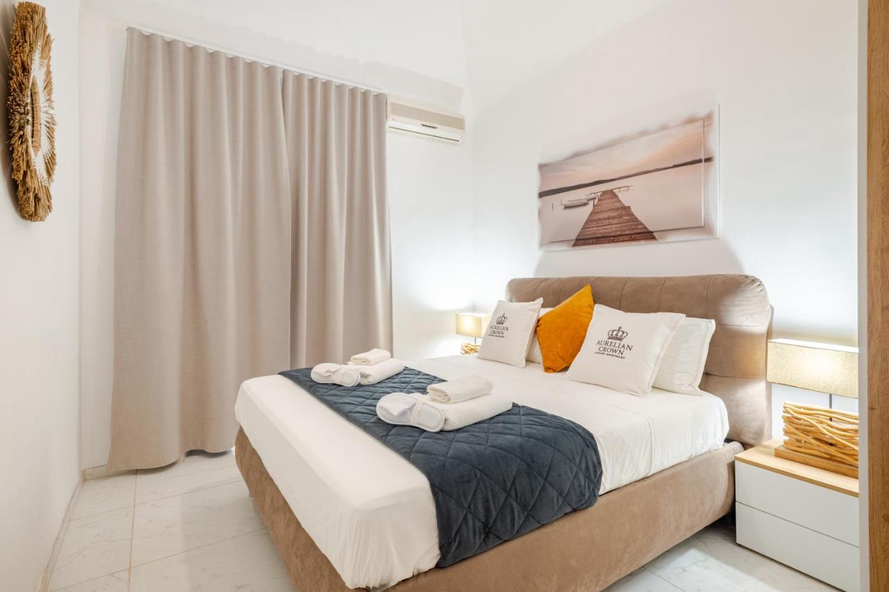 Aurelian Crown Central Rome - 2