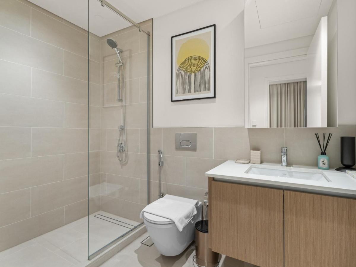 Radiant Luxe Retreat 1BR w Sofa Bed-Sleeps 4- in Lotus 3 - 3