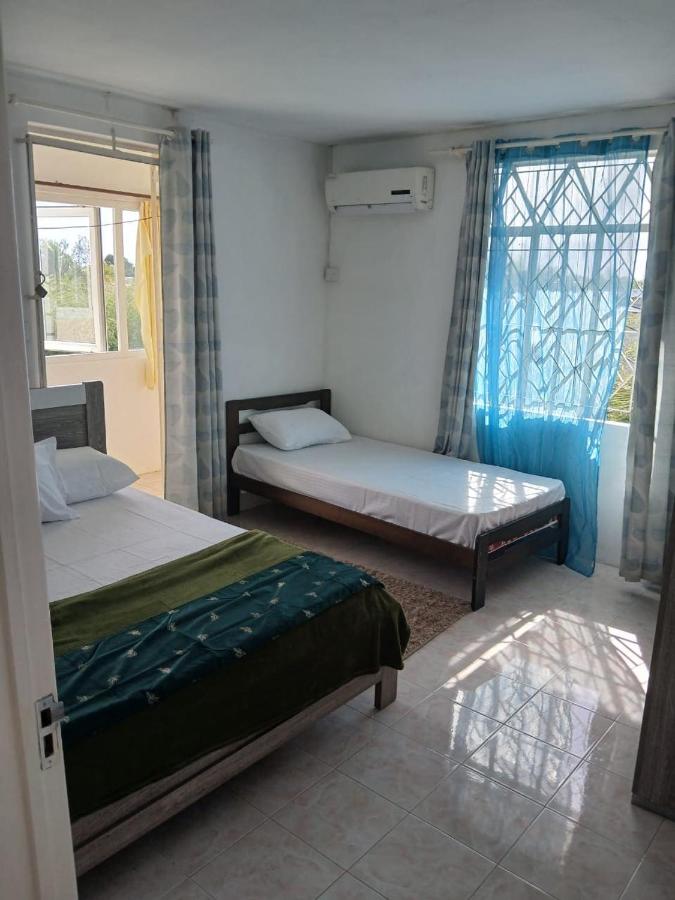 A minute's walk from the sea - 2