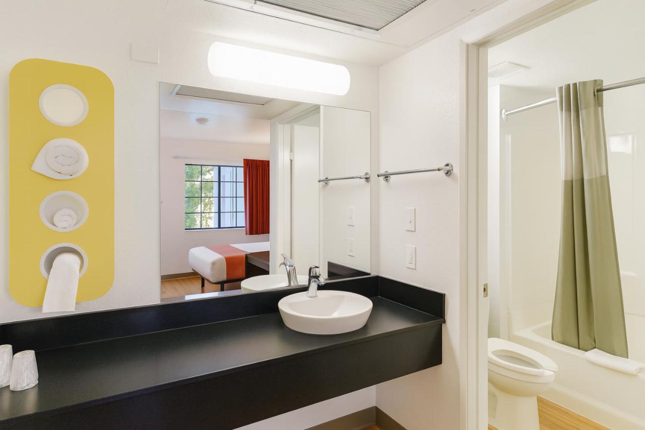 Motel 6-Thousand Oaks, CA - 3