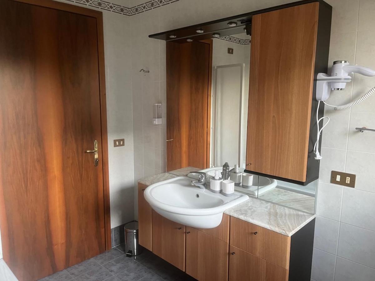 Selene Apartment 20 minutes by train from Venice - 3