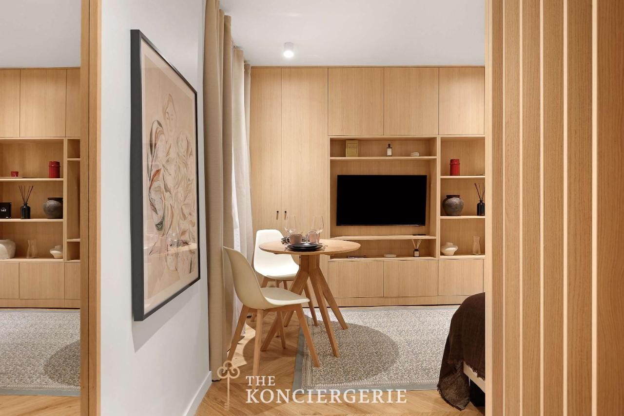 The Art of Parisian Living Just Steps from the Seine - 5