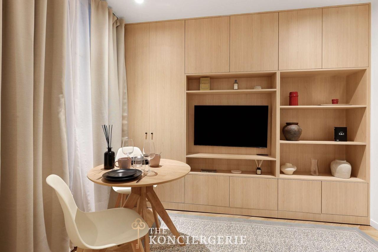 The Art of Parisian Living Just Steps from the Seine - 4