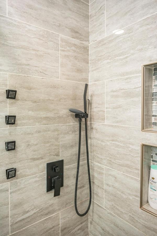 Cute Studio with AC and Backyard - 3