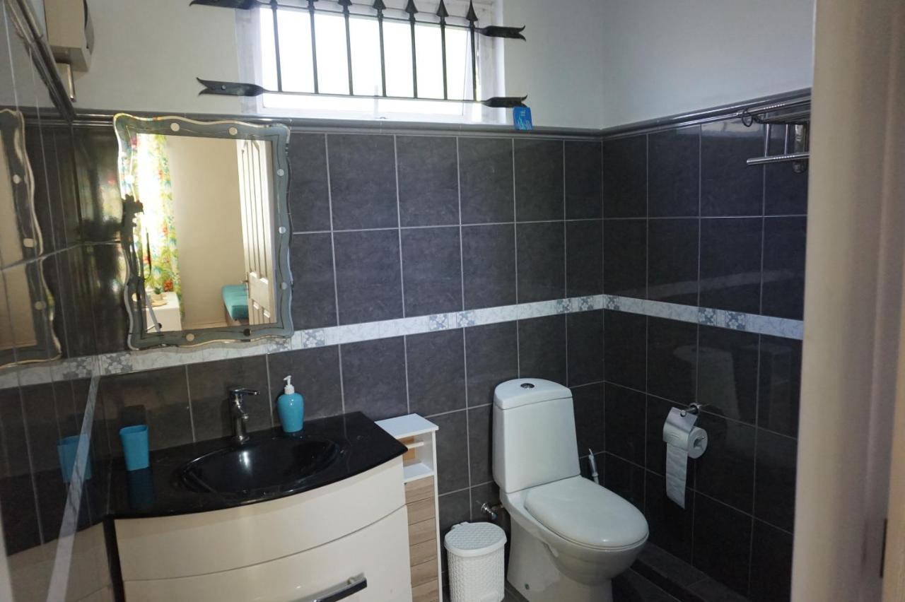 Captains Quarters Poolside Villa - 2