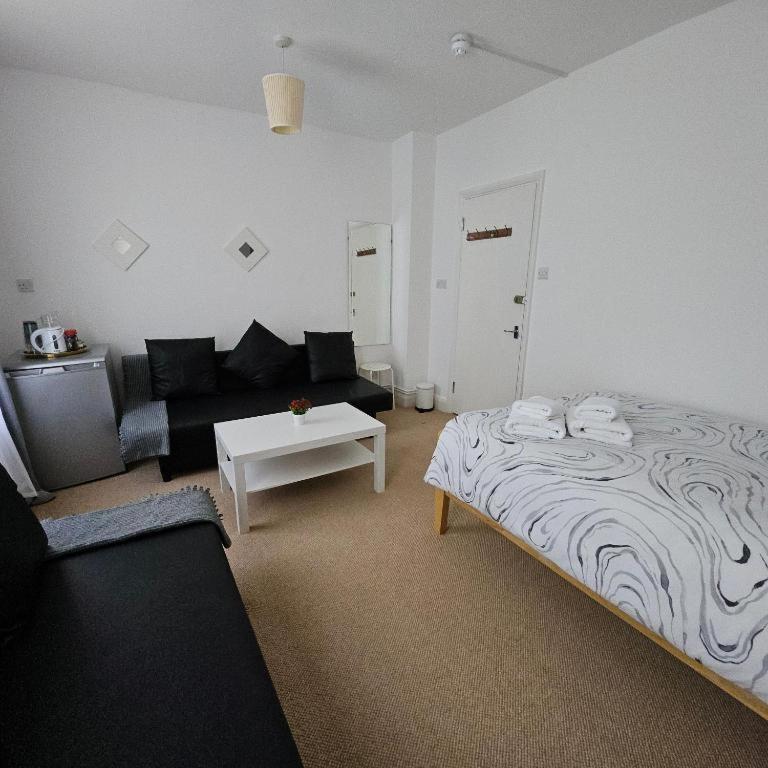 Modern Family Room for 6 in Central London - 2