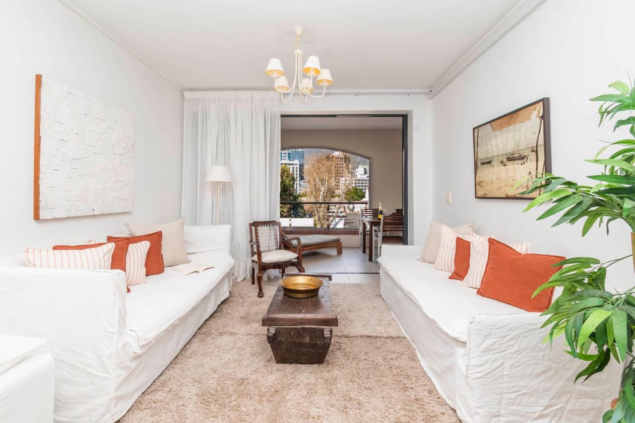 Upscale 1BR with Large Balcony in Trendy De Waterkant - 2