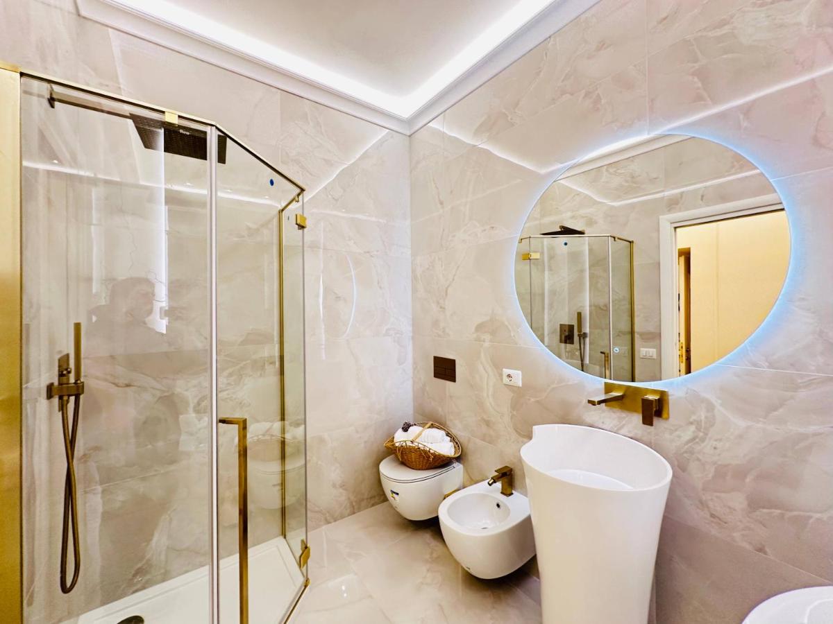 Trevi Fountain Elegant Suites by Marianna - 3