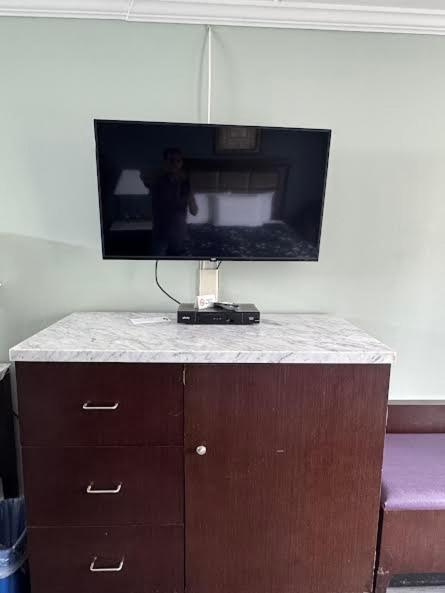 Budget Inn — photo 8