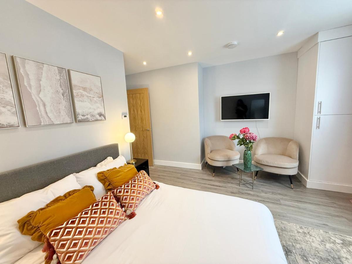 Stylish 2-Bed near Earl's Court Station - 5