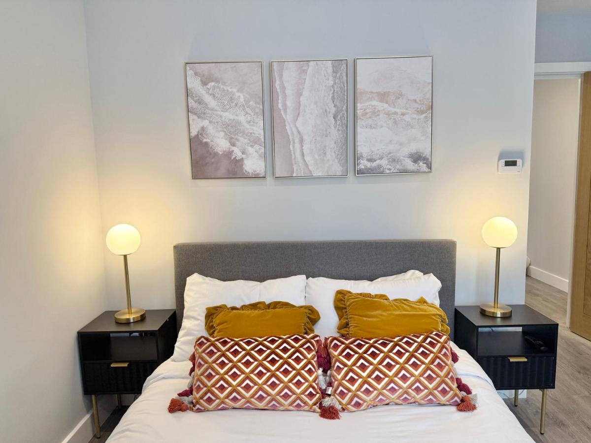 Stylish 2-Bed near Earl's Court Station - 2